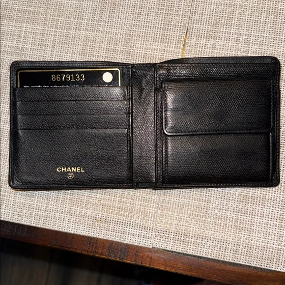 CHANEL Black Leather Bifold Wallet Authentic 2004 Collection EUC Box,Bag - Picture 10 of 17